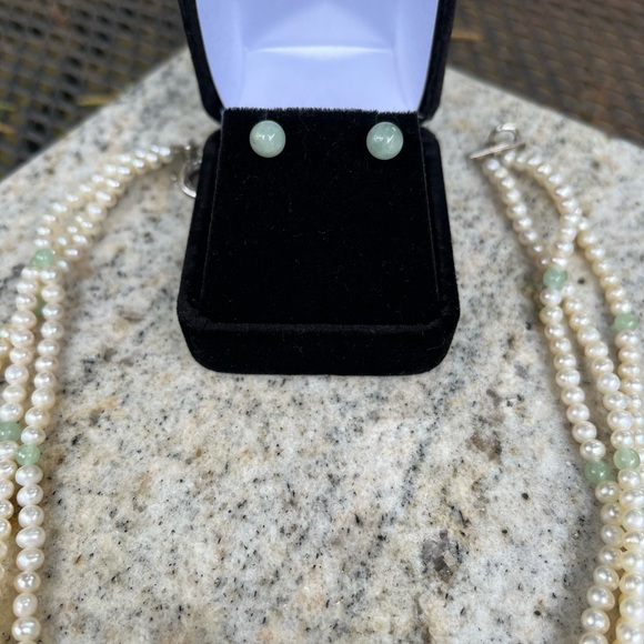 Genuine Green Jade Sterling Silver Flower Necklace bracelet and earring set - Picture 7 of 10